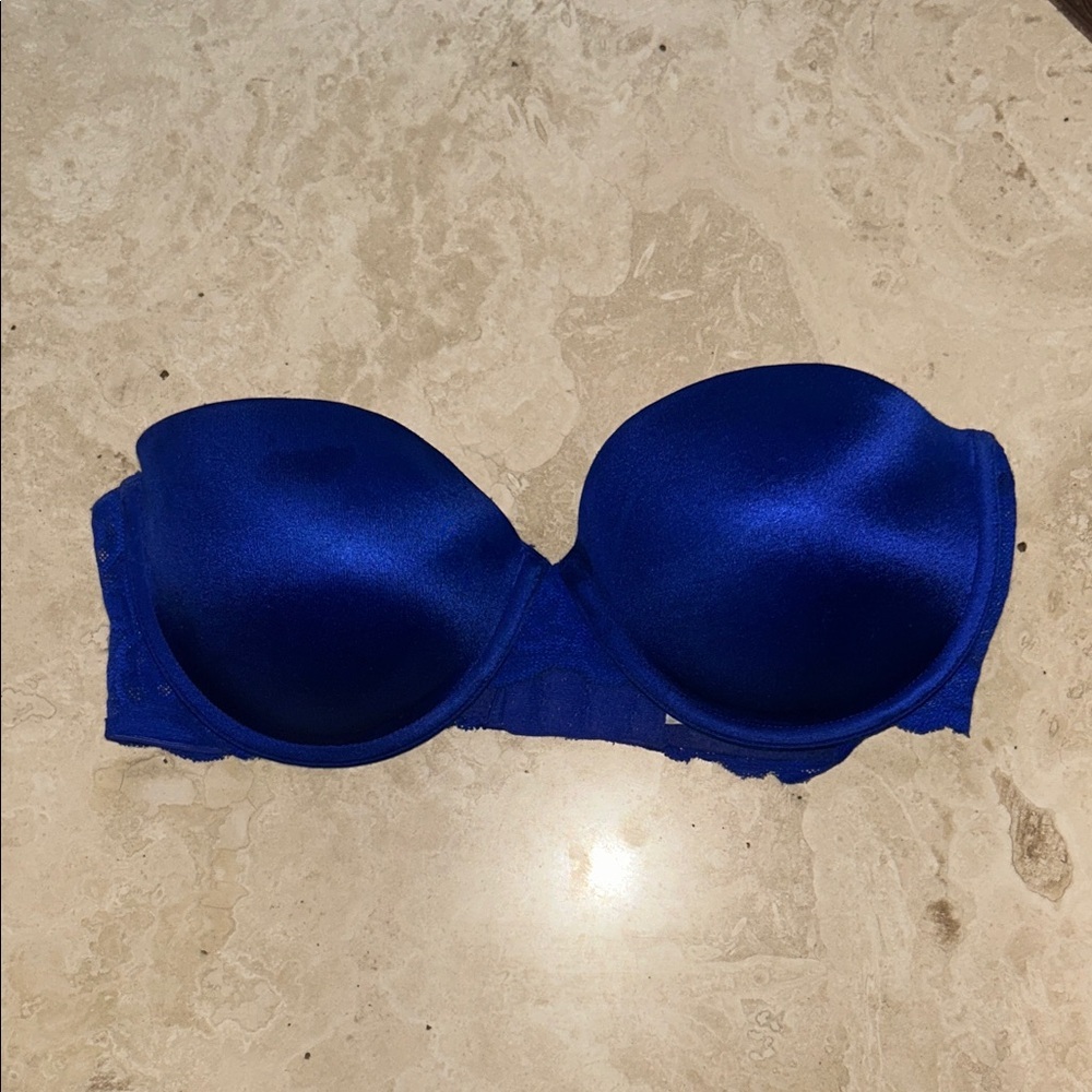 PINK Victoria's Secret Vibrant Blue Bra